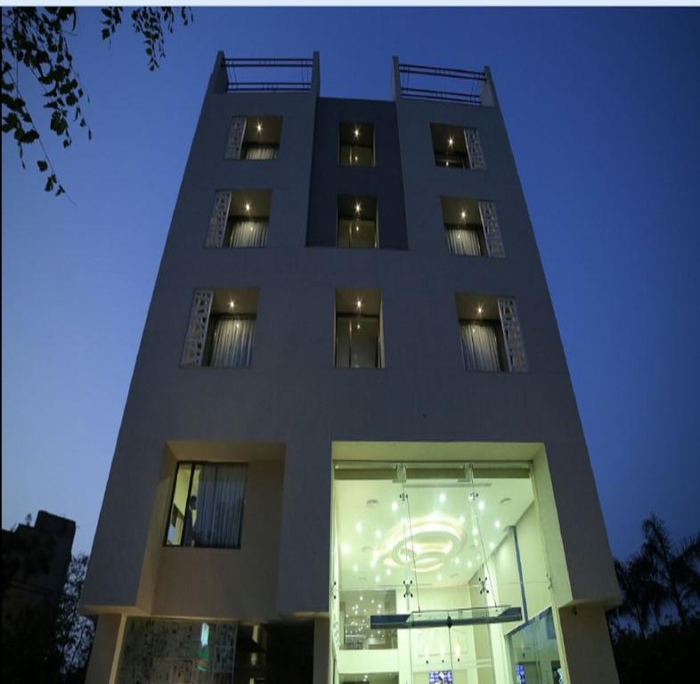 The Basil Park Hotel Bhavnagar Exterior photo